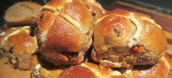 Goji Hot Cross Buns